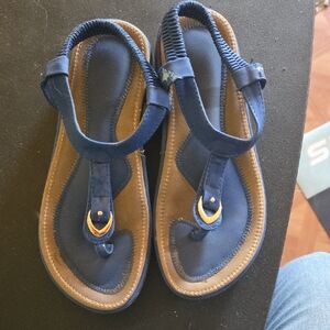 Blue Sandals Size 6 To 7
